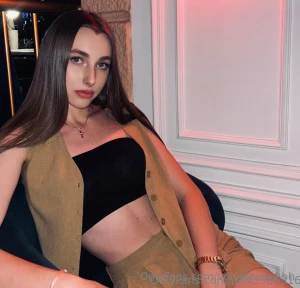 Free to subscribe renata_r this 18yo cute girl is able to do something part 262