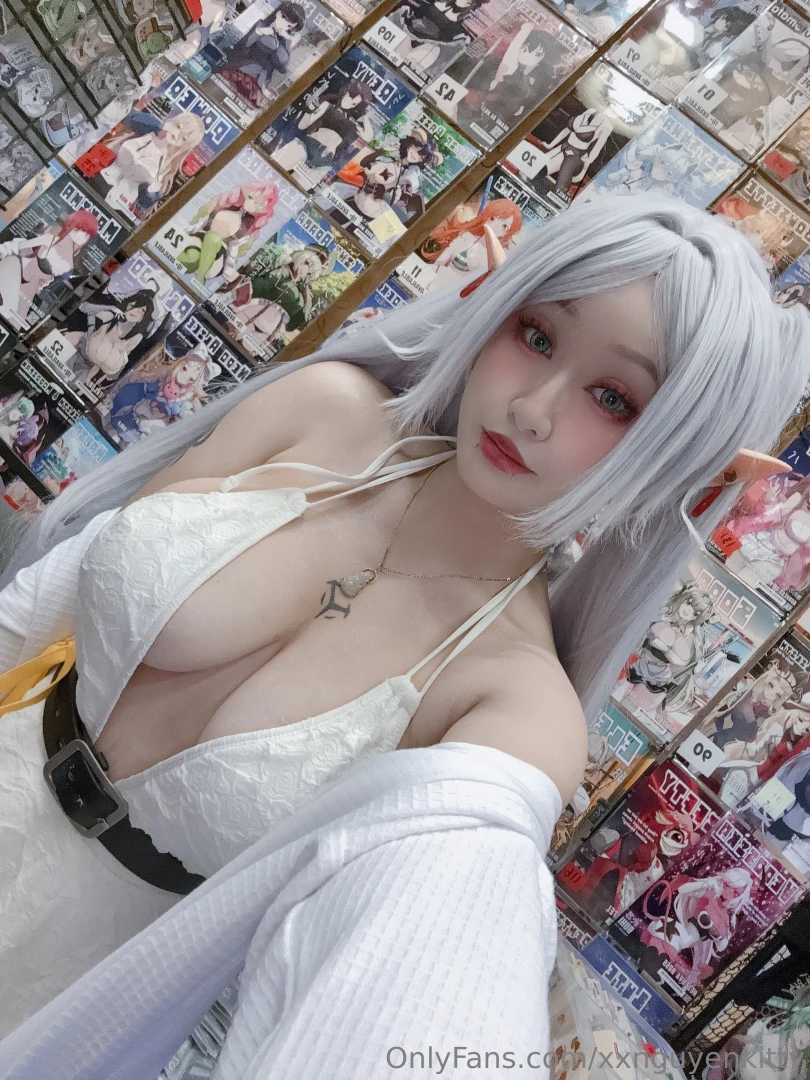 Frieren selfies for today part 1 