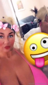 Some1 cum n fuck me in the jacuzzi please i get it 1-2 a week xoxo