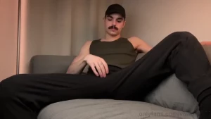 Chill jerk off session