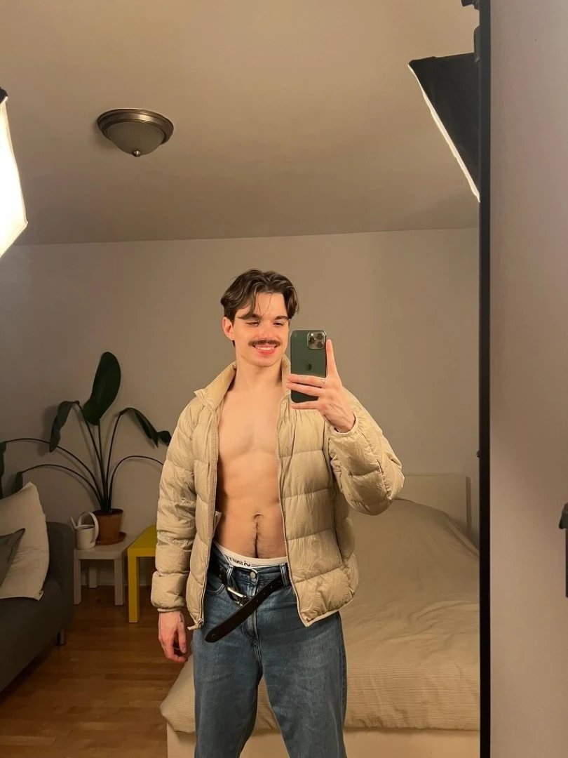 I m still alive i will be posting a life update video tonight or 