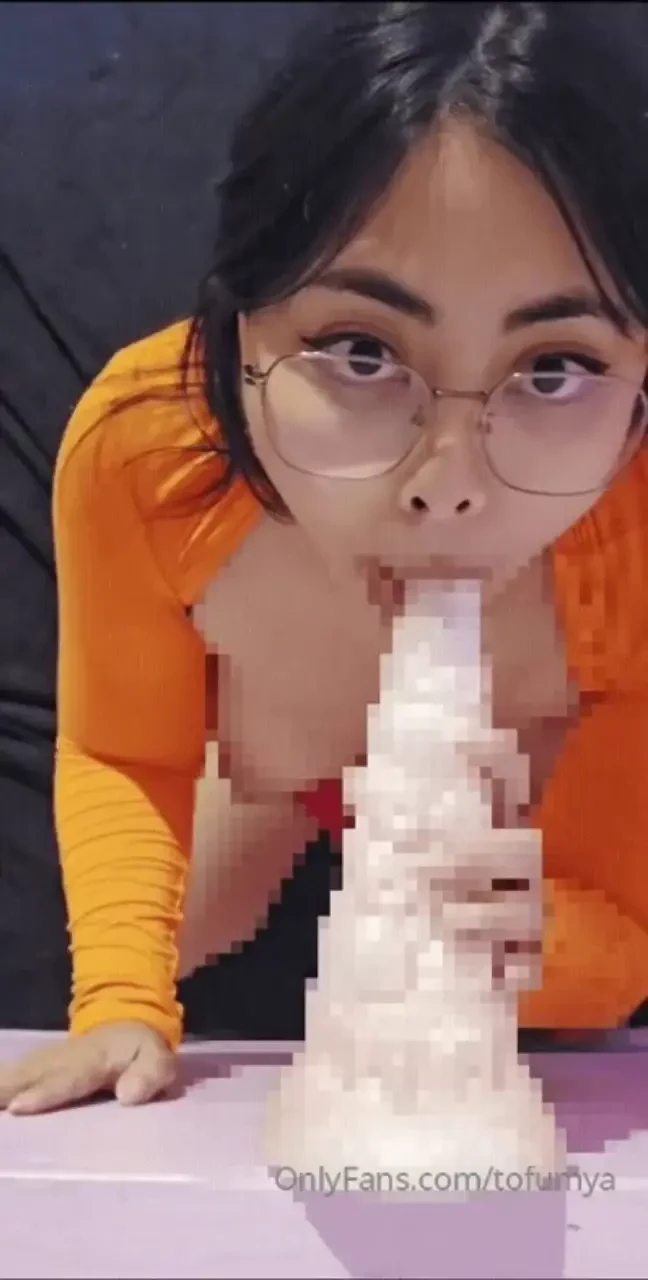 A gagging of wiggling tentacle jinkies this mystery a lot harder than 