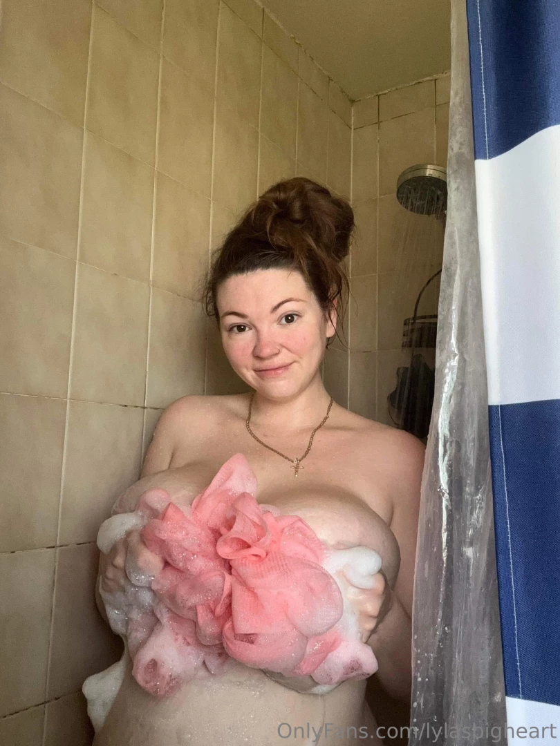 lylasbigheart - Shower video cumming your way 