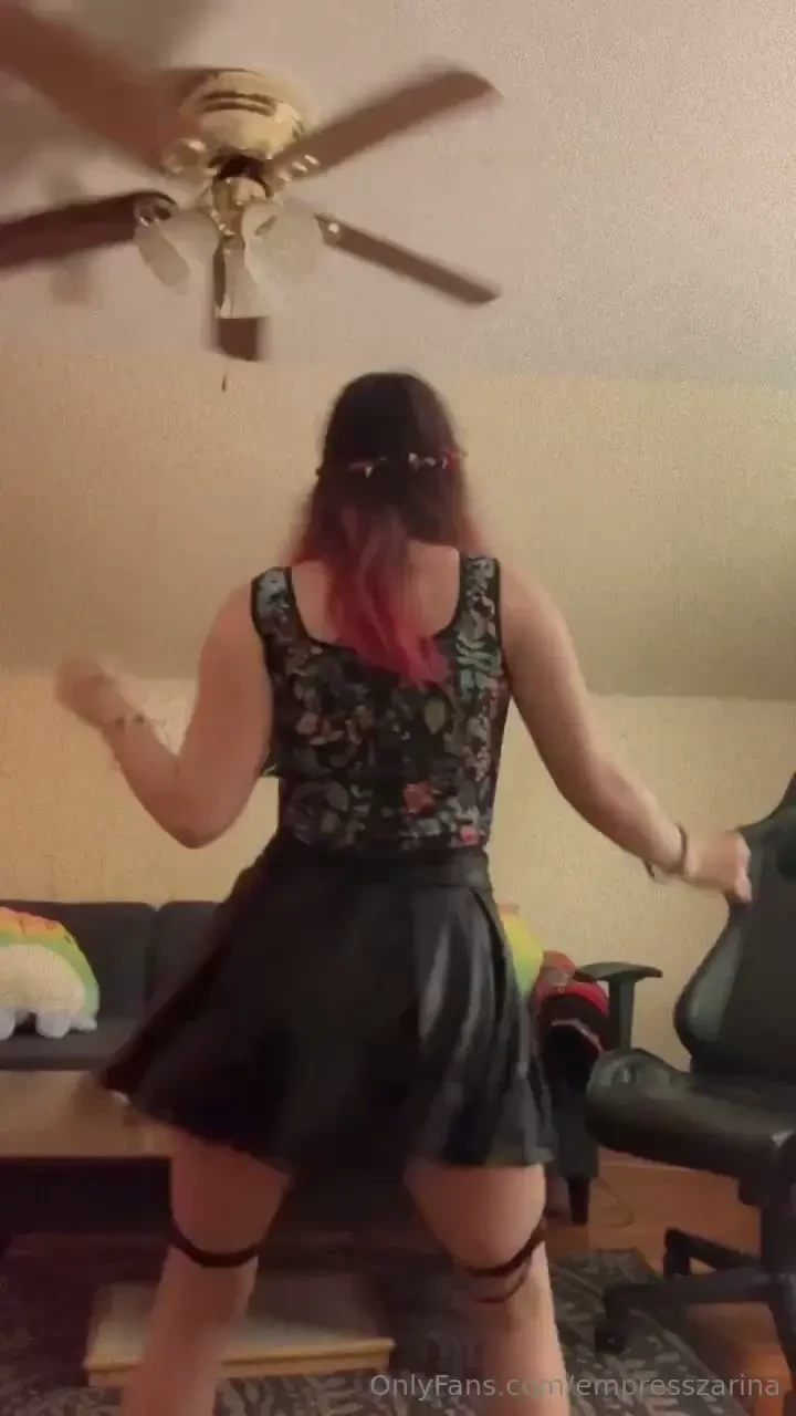 I like to shake it whenever i have the chance wanna see me dance more 