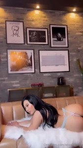 Do you wanna help me pick photos