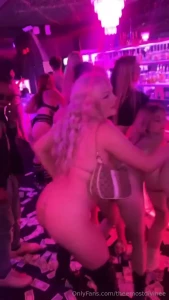 Went to the strip club and made it rain i love getting private lap