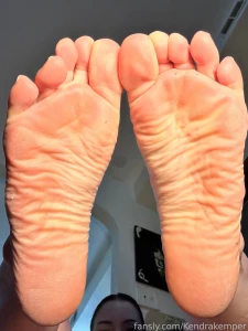 Ew you re so pathetic grease these feet up in order for me to spare part 2