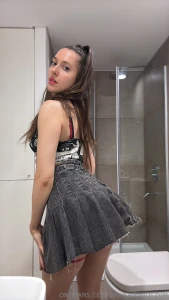 La pollera ya estaba corta y tuve que grabarlo si te banc s el morbo