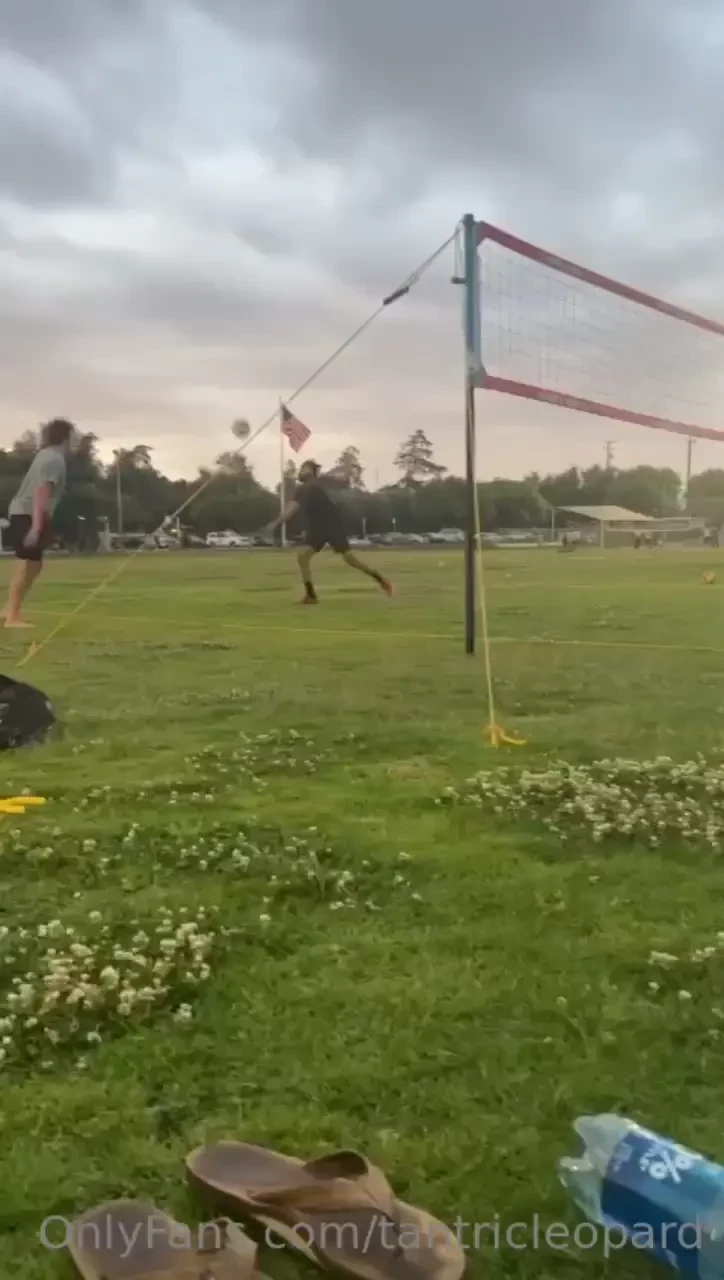 Some dime volleyball plays at the park tonight and some mistakes were part 1 