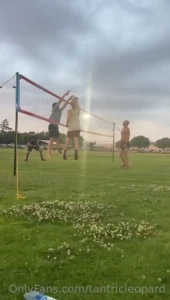 Some dime volleyball plays at the park tonight and some mistakes were