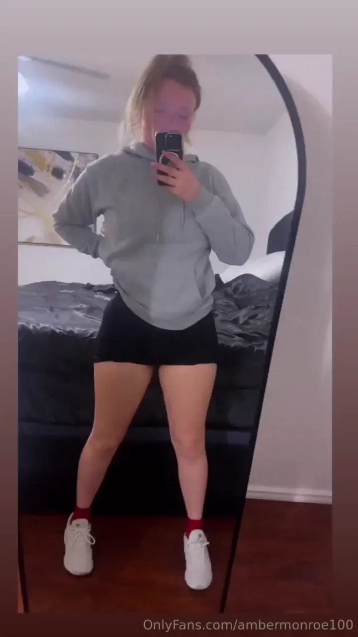 First fan to tip 10 gets content 