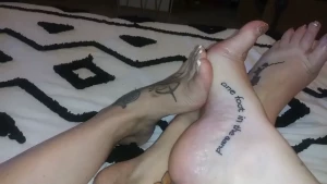 Playing footsie with the oh so sexy nadiaisnaughty
