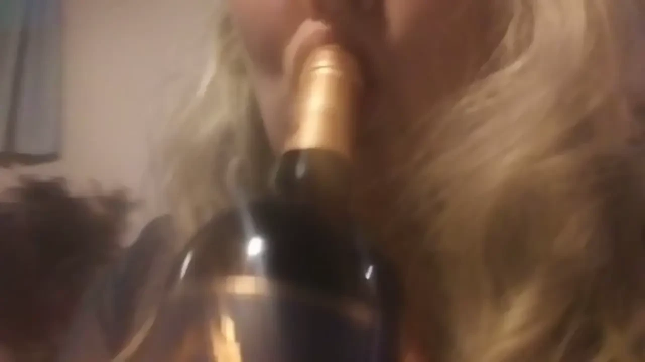 Anyone ever just wanna suck something oralfixation imaginationsrunwild 