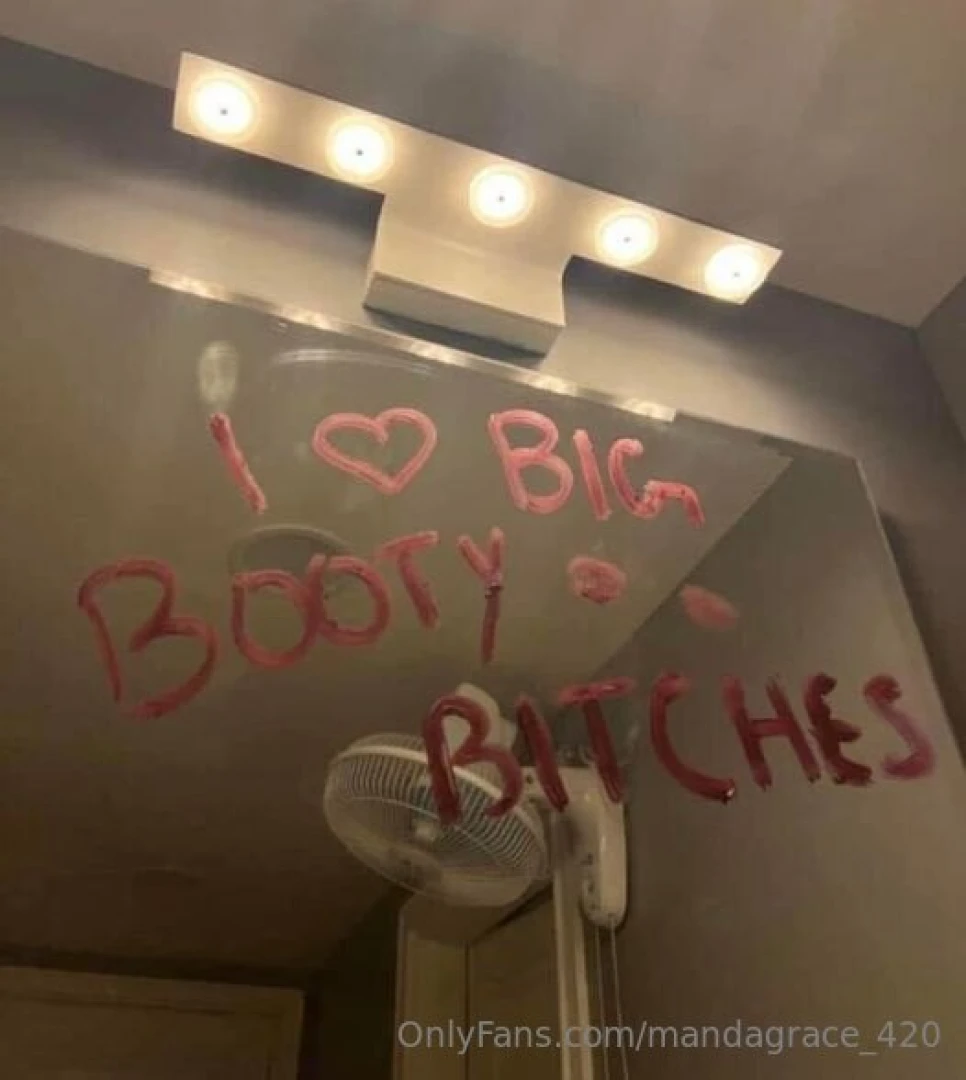 Saw this and loved it i think that s the only good thing lip stick is 