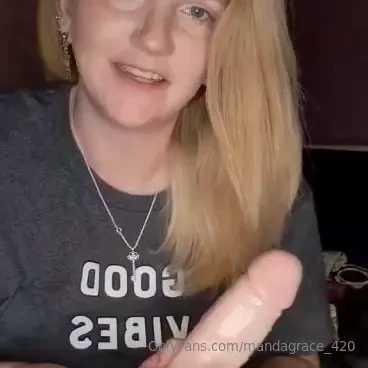 This is one of my favorite videos i just remember getting that toy and 