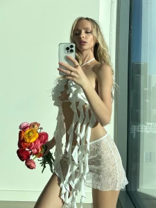 I decided not to wear panties under this skirt