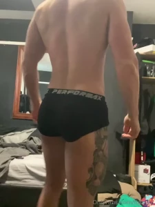 Do you like when i flex and tease you i think the rest should come off