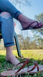 A little flip flop tease is just want you needed this morning