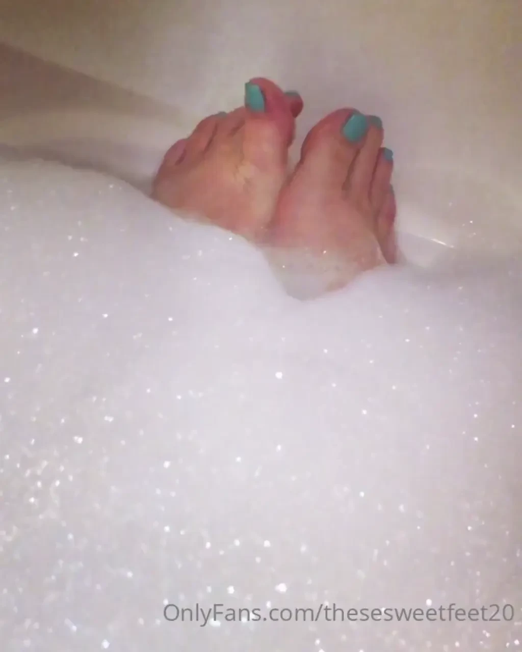 Wanna face full of bubbles and feet 