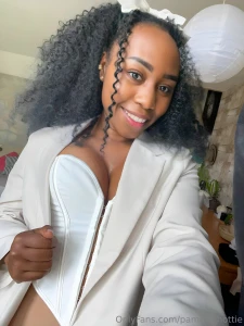 I m in a great mood to chat write me something if you are too