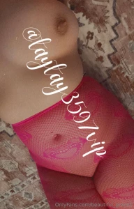 Advertisement this pretty babe is looking for a cash slave to spoil