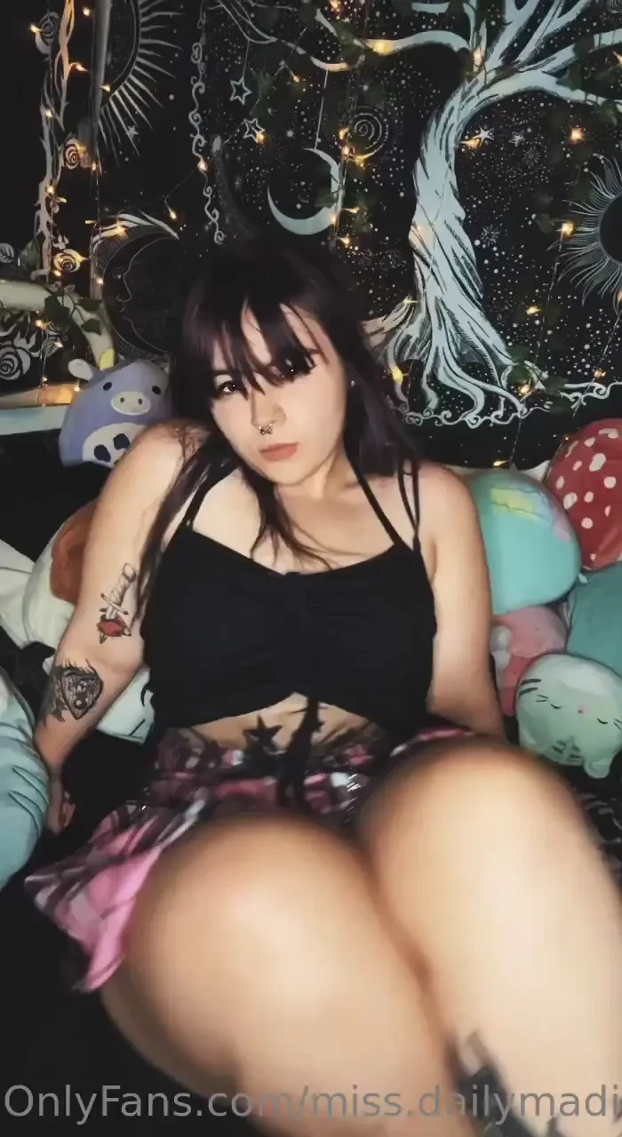 Be sure to dm for full uncensored videos 