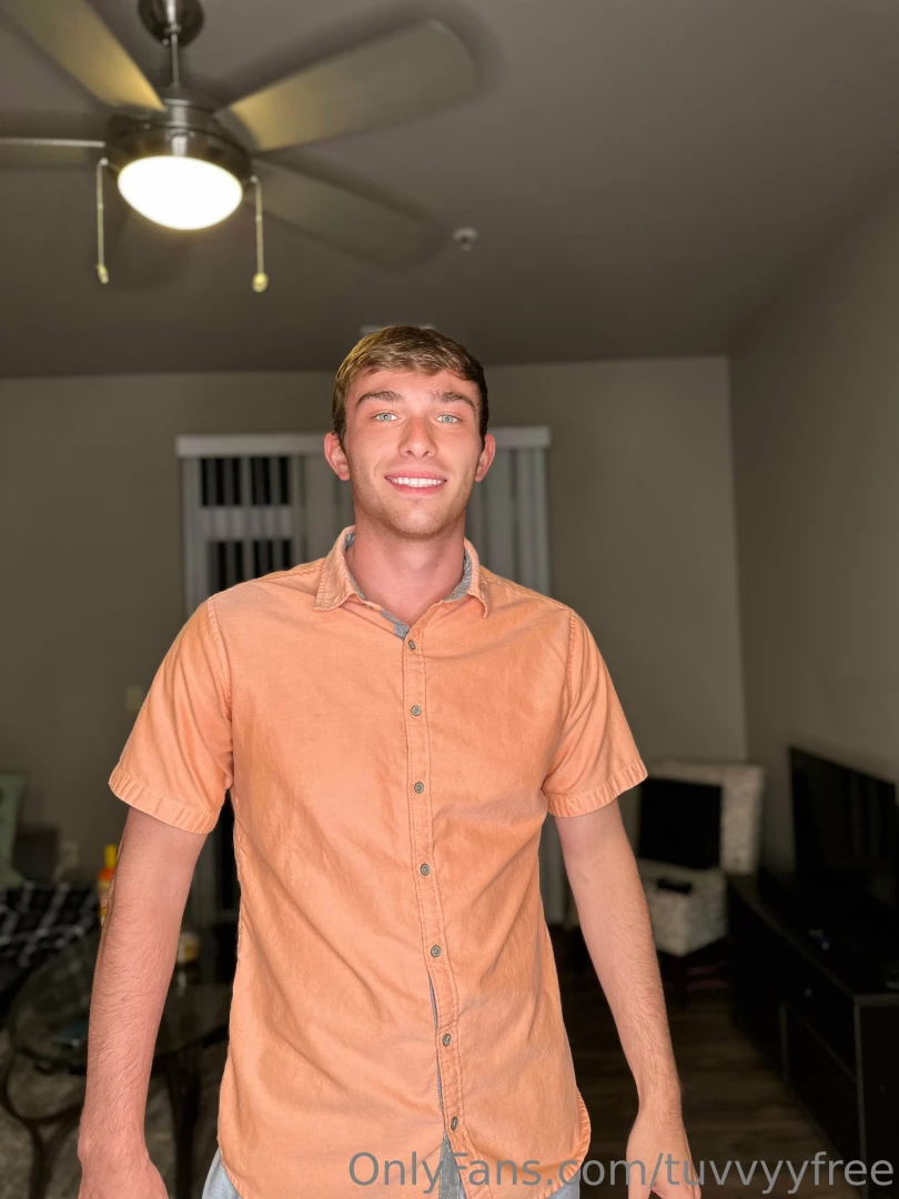 Just a good boy chilling 