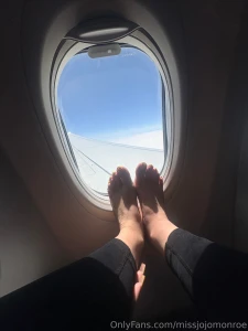 Airplane toes what would you do if you were sitting behind me and i