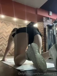 I decided to have a gym class and show you how i do it you should be