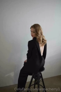 Sexy is not only breasts and butt i think that the back also looks