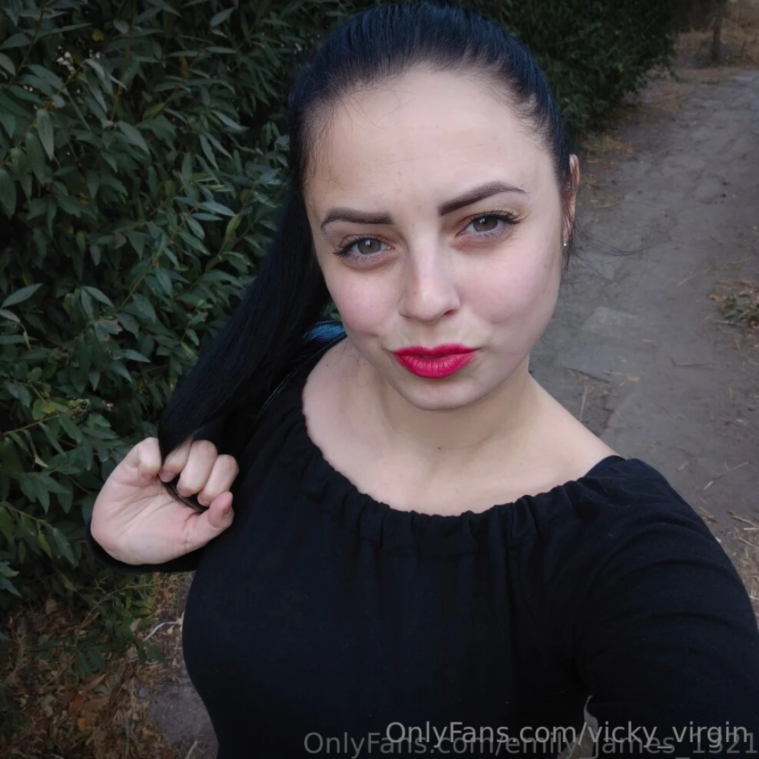 Emily_wealthy she enjoys to be miss_emily_goddess she loves playing part 1 