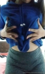 Me sent a muy rica y decid estar sin bra y si las tocas bien ricas