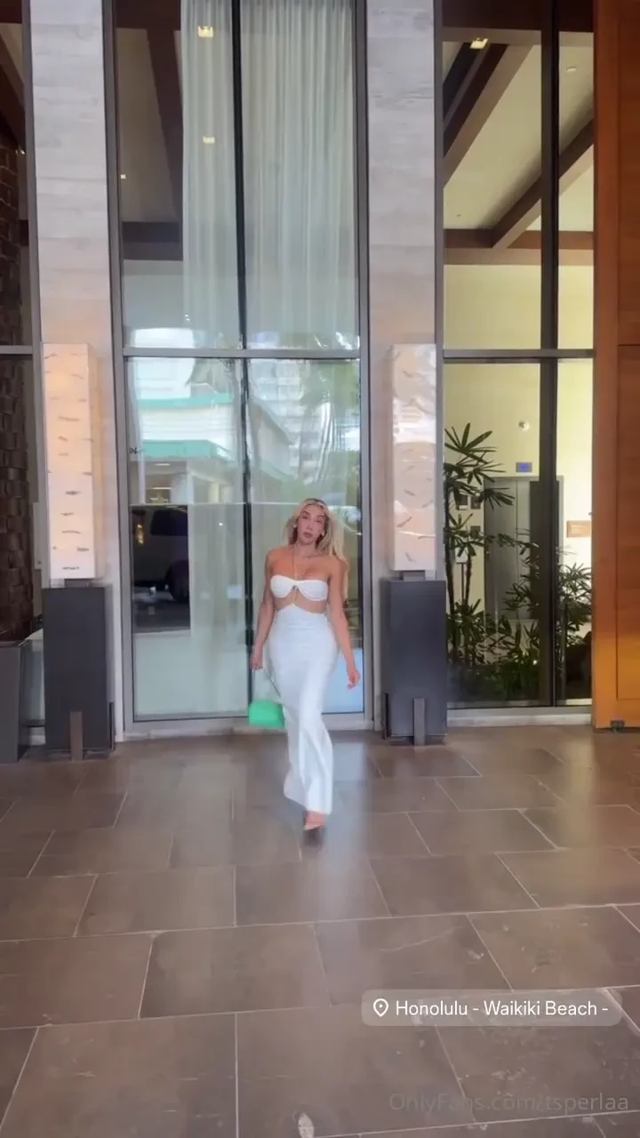 Enjoying beautiful hawaii 