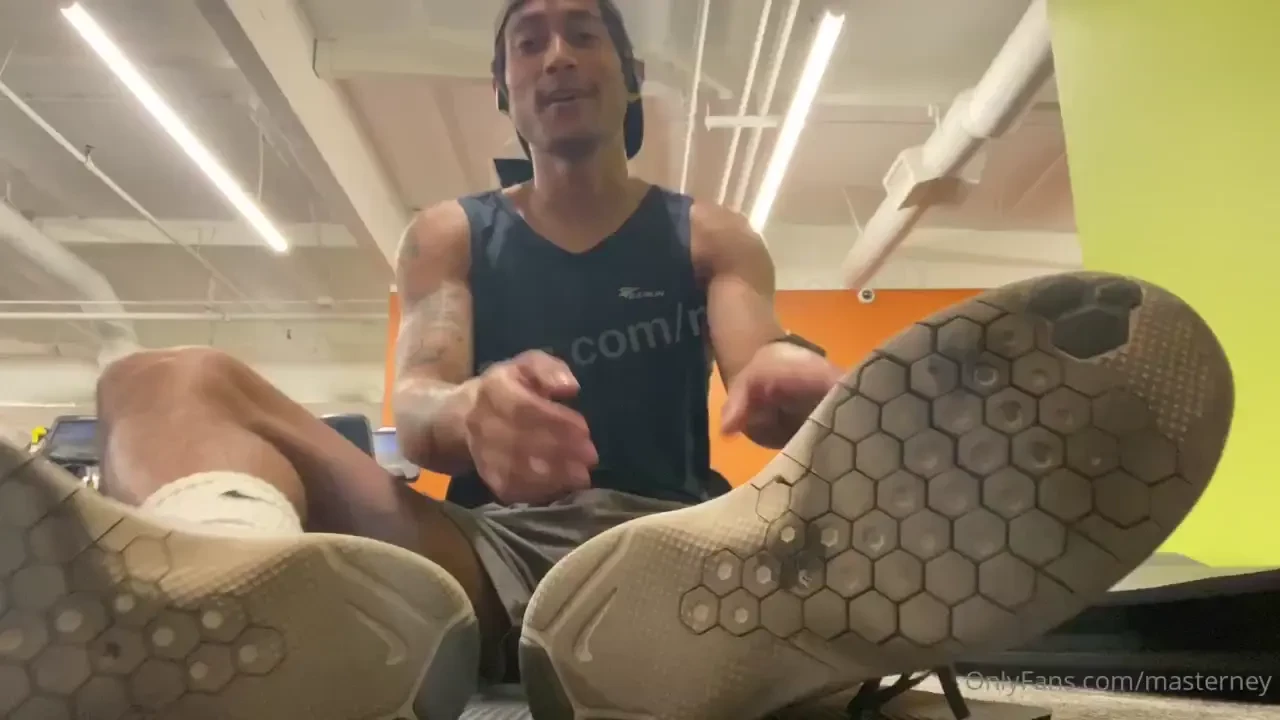 If only you were here to massage these feet and get my load right 