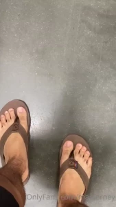 Some clips from the store today damn my feet look good in these flip part 2
