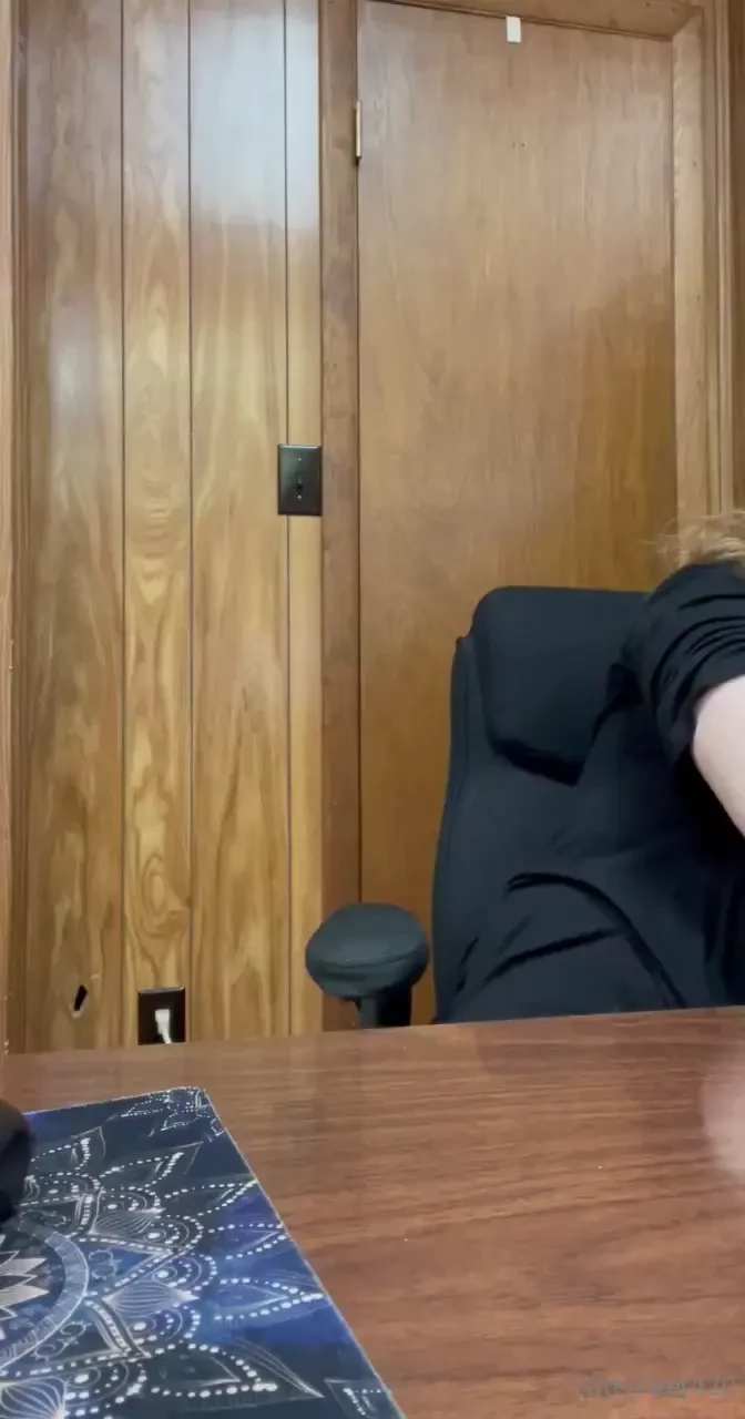 Fuzzy grey clogs make my feet so hot 