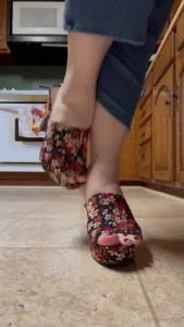 Flower mule heels showing off and telling you what i want