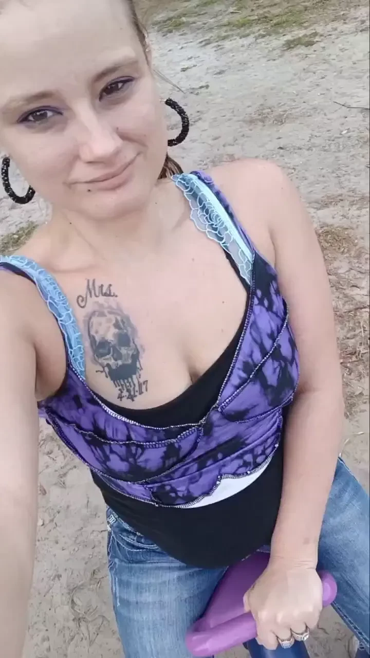 Would yu play with me at the park what would yu do 