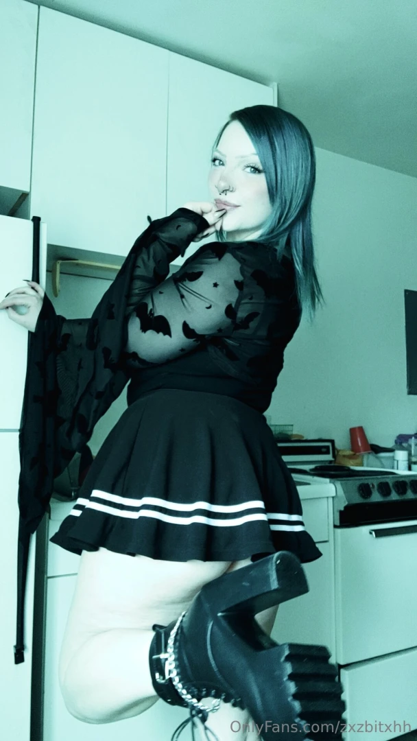 Just a lil tits and ass 