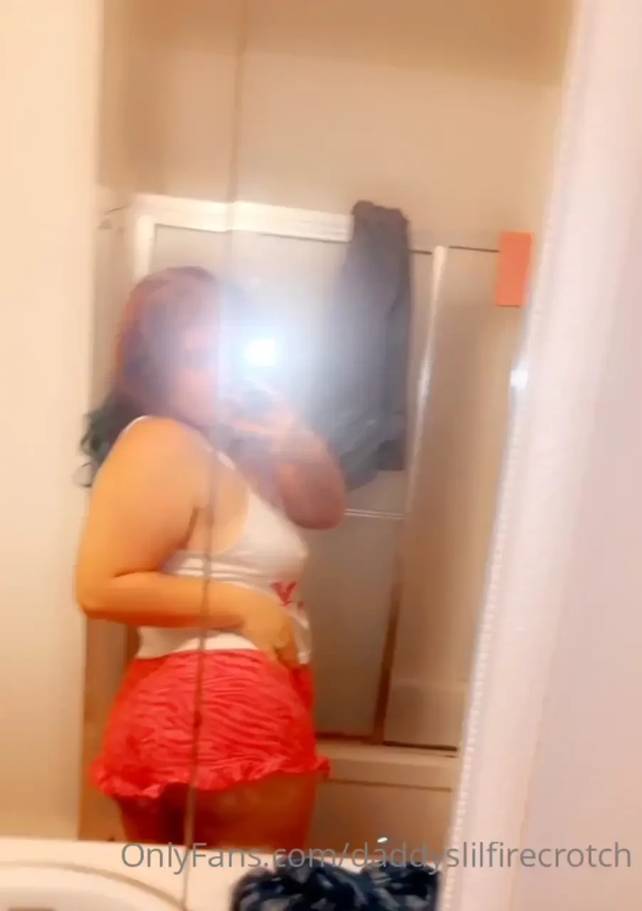 Who wants to play with me tonight im horny and wanna make you cum 