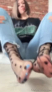 Joi in stockings with countdown