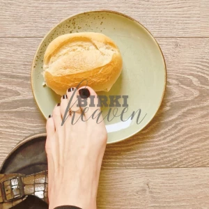 Such a fresh crispy bun i just had to press my toes on it a few times