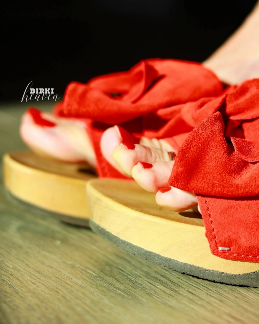 I said i ll show more photos of the shoot not only that comment with 