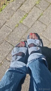 Waiting doesn t matter in the weather keep your feet in the sun and