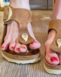 Do you like it when i spread my toes far and you can look between them part 2