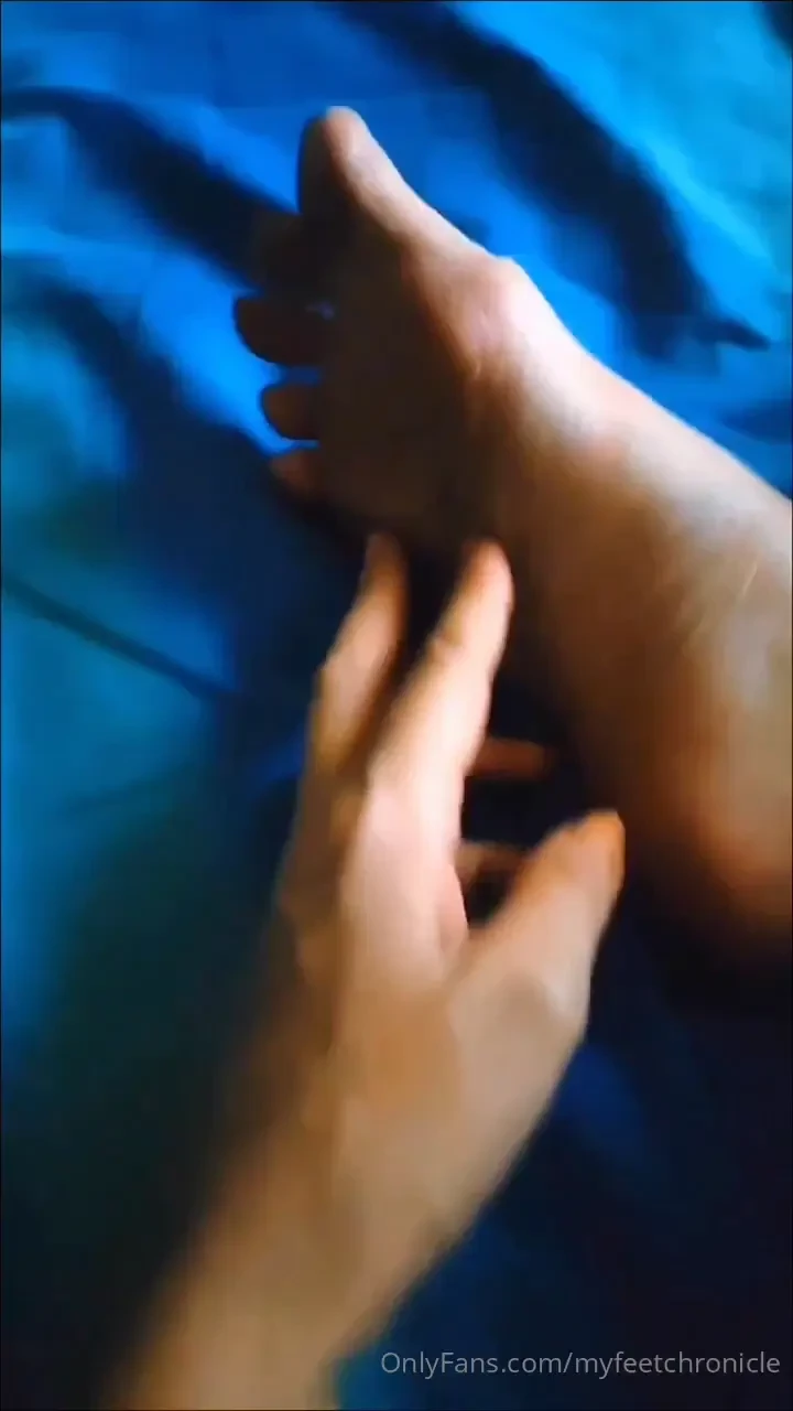 Baby come over and worship my naughty feet and sexy long legs before 
