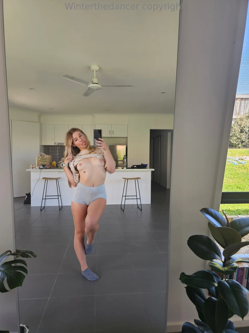 What pose do you like better 