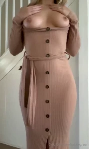 What do you think i should wear to my christmas party