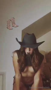 Sub now https onlyfans com holliefyy