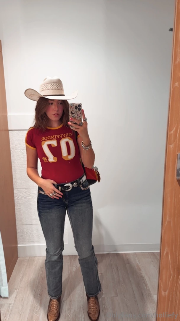 24 hours only 60 off https onlyfans com holliefyy 